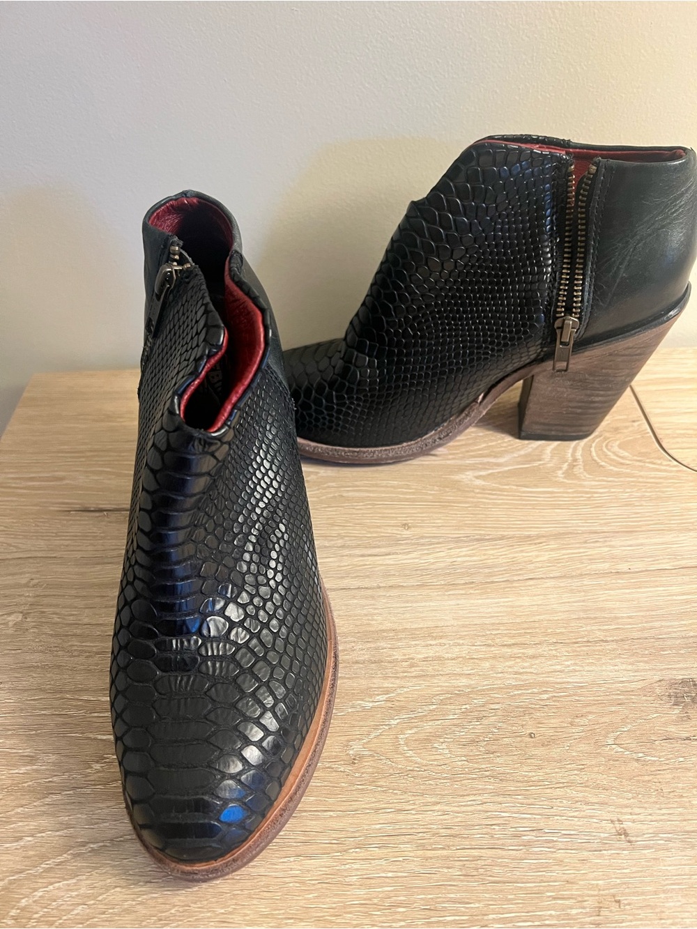 Freebird Detroit Black Snakeskin Embossed Leather Western Booties Size 7